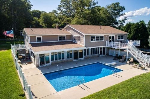 20 Kimball Rd, Amesbury, MA 01913-2104