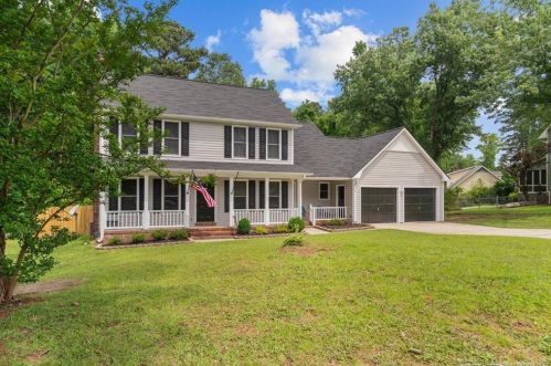 6052 Lakeway Dr, Fayetteville, NC 28306-8703