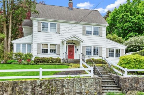 10 Howes Ave, Stamford, CT 06906-2518
