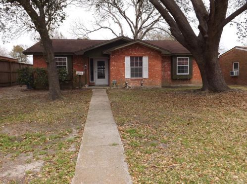 1430 4th Ave, Texas City, TX 77590-7334