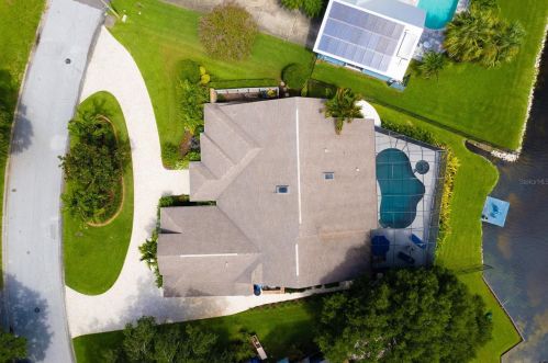 601 Apalachee Dr, Saint Petersburg, FL 33702-2766