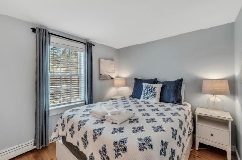 36 Brant Rock Rd, Mashpee MA 02649-4761 exterior