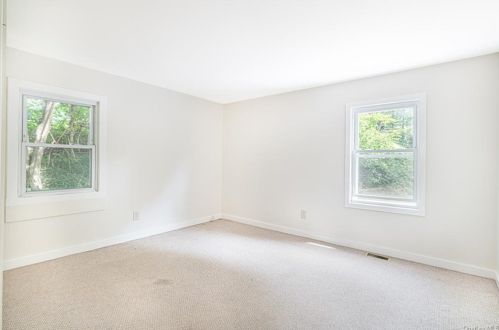 81 Wickham Dr, Warwick NY  10990-2126 exterior