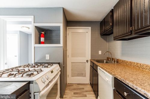 1424 Simpson St, Boothwyn PA  19061-4333 exterior