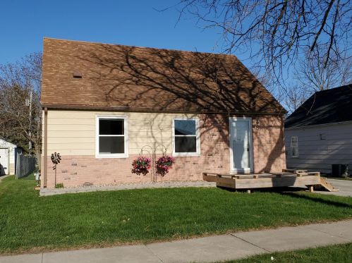423 9th Ave, Pipestone, MN 56164-1344