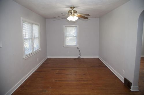 325 Washington St, Dodgeville WI  53533-1033 exterior