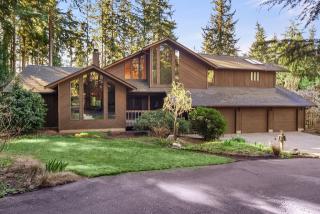 15721 136th Pl, Redmond WA  98052-2054 exterior