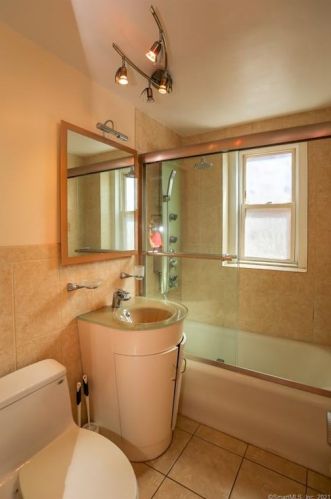 53 Prospect St, Stamford CT  06901-1724 exterior