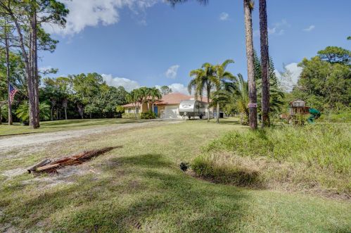 16395 78th Rd, Town Of Loxahatchee Groves, FL 33470-5805