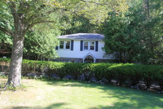 246 Barrett Hill Rd, Mahopac, NY 10541-2501