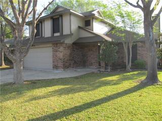 1046 Colony St, Lewisville TX  75028-2517 exterior