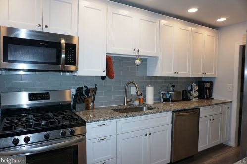 9 Gainor Rd, New Castle, DE 19720-1711