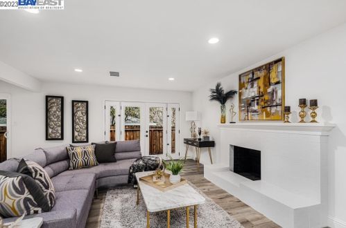 4237 Ridge Dr, West Pittsburg CA  94565-6033 exterior