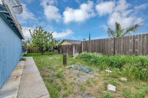 16128 Easy St, Lathrop CA  95330-9572 exterior