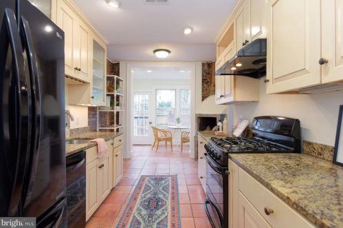 23 7 St, Washington DC 20003-4419 exterior