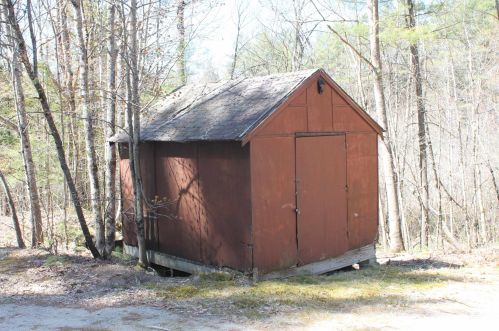 25 Warner Rd, Henniker NH  03242-3168 exterior