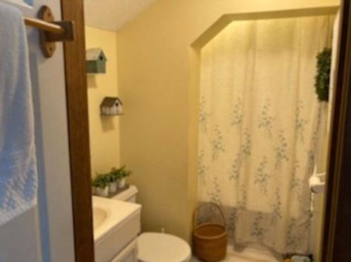 1273 1 Nh Tpke, Northwood NH  03261-3408 exterior