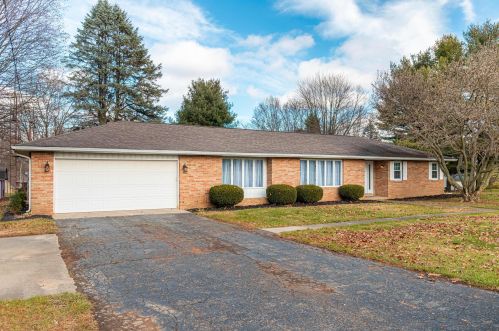 1033 Everview Dr, Mount Vernon, OH 43050-8596