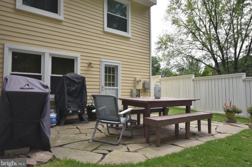 1630 Poplar Grove Dr, Herndon VA  20194-1738 exterior