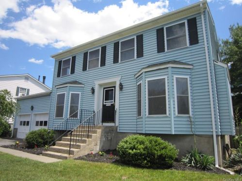 75 Creamery Dr, Newburgh, NY 12553-8011