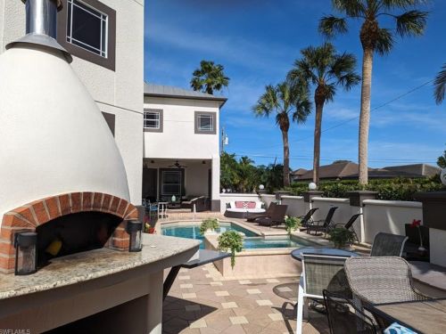 9625 6th St, Naples FL  34108-2204 exterior