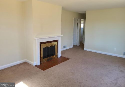 2916 Strathmeade St, Falls Church, VA 22042-1428