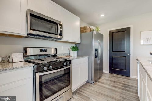 179 Winifred Dr, Hanover PA  17331 exterior