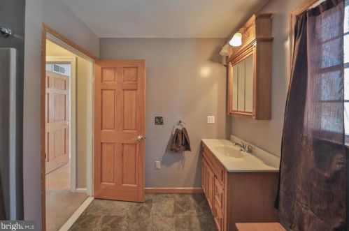 4121 Green Pond Rd, Easton PA  18045-2509 exterior