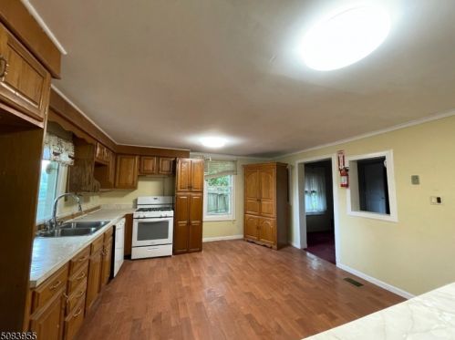 10 Bush St, Oxford NJ  07863-3001 exterior