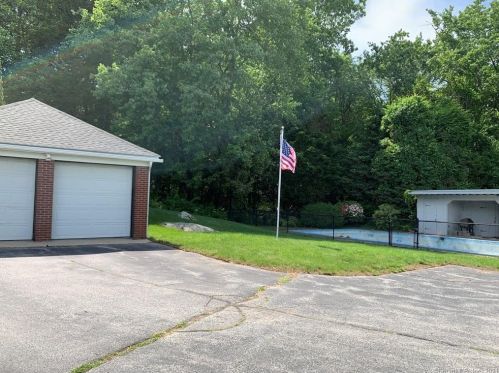 1038 Riverside Dr, Fabyan, CT 06255-1125