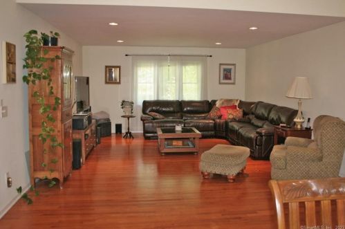 121 Jerry Daniels Rd, East Hampton CT  06447-1230 exterior