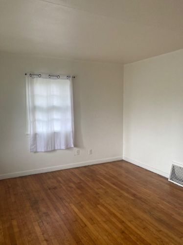 4765 48th St, Milwaukee WI  53218-5122 exterior