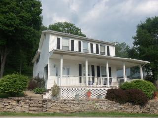 880 Market St, Aberdeen, OH 45101-9332