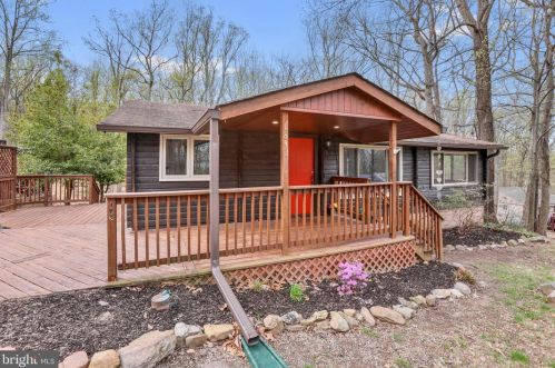 184 Revenoor Rd, Harpers Ferry, WV 25425-5206