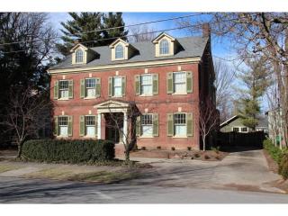 407 Broadway St, Danville, KY 40422-1419