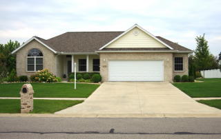1253 Bearpaw Dr, Defiance, OH 43512-8559
