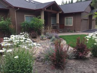 16741 Stagestop Dr, Bend, OR 97707-2205
