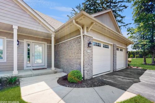 7237 Heron Pond Dr, Thiensville, WI 53092-1964