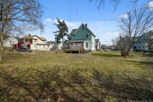 289 Carroll Ave, Bridgeport CT  06607-1801 exterior