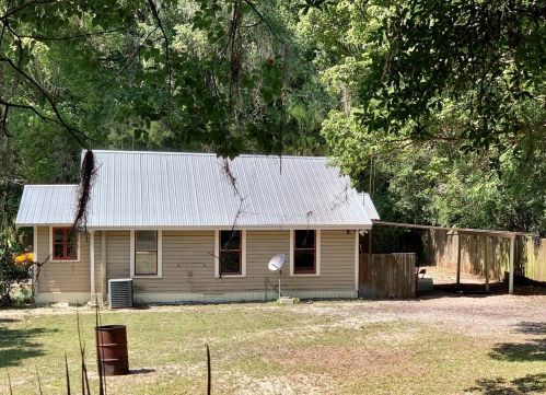 209 Phippen Ave, Deland, FL 32724-4524