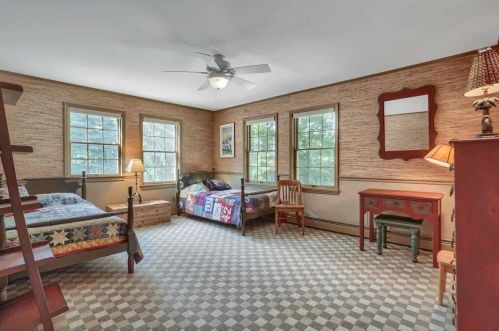 5 Carlson Ter, Fishkill NY  12524-3001 exterior