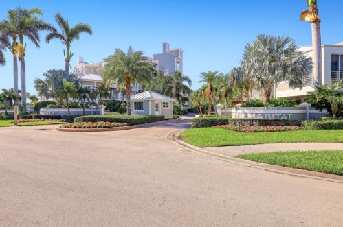 812 Hideaway Cir, Marco Island, FL 34145-1812