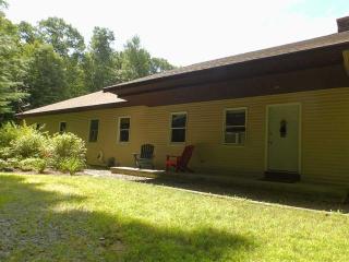 2023 Rowley Rd, Ballston Spa, NY 12020-4122
