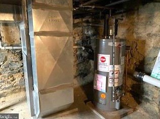 376 Amosland Rd, Holmes PA  19043-1203 exterior