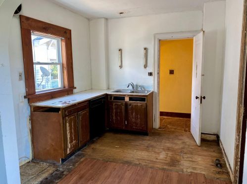 1044 Church St, Marion OH  43302-4457 exterior