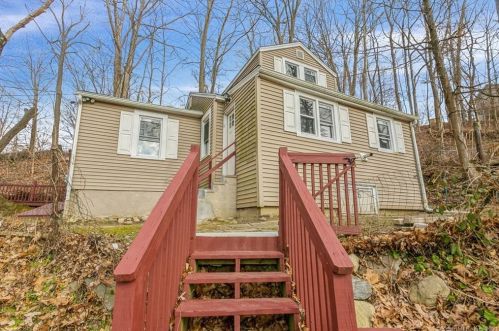 24 Calverton Dr, Danbury, CT 06812-3708