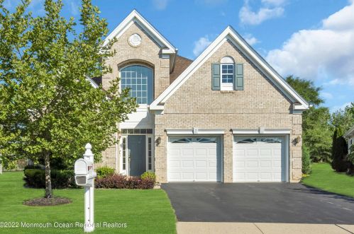 7 Jumping Brook Dr, Lakewood, NJ 08701-3821