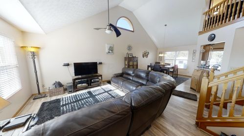465 Wynridge Dr, Pataskala, OH 43062-8126