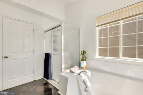 117 Alpine Dr, Leesburg VA  20175-6126 exterior