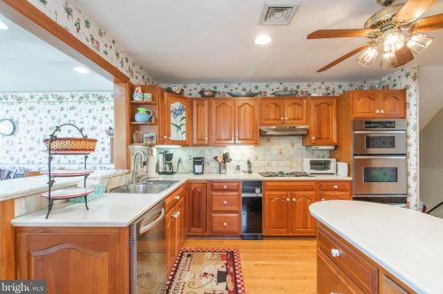 1640 Cavan Dr, Dresher PA  19025-1210 exterior